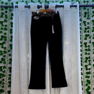 ✨Alice + Olivia: Queen of the Night Jeans✨